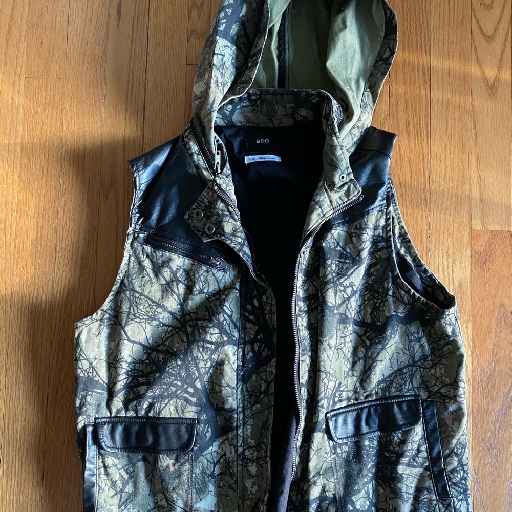 BDG camo vest